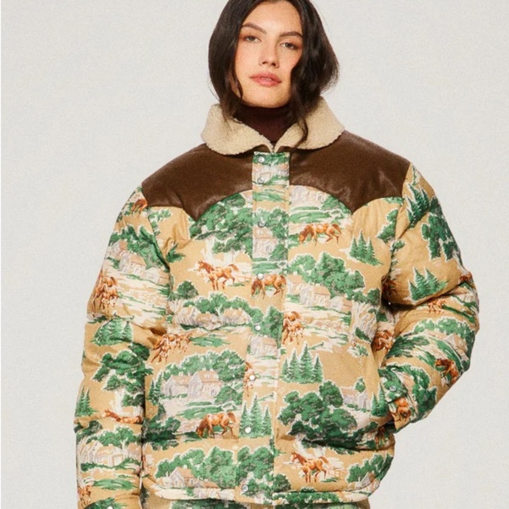 Dairy boy Women's mountain puffer coat Jacket xs/s worn once matching pants